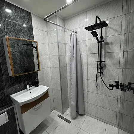 Lian Apartment *